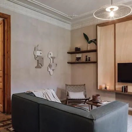 דירה Ulindi - 2 Bedroom With Balcony In Eixample Esquerra *
