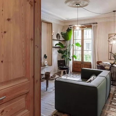 Ulindi - 2 Bedroom With Balcony In Eixample Esquerra דירה
