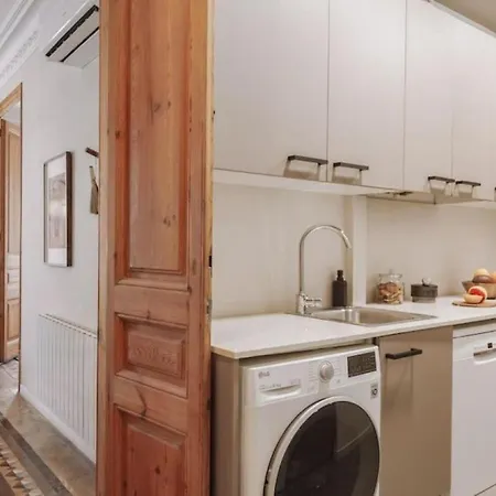 דירה Ulindi - 2 Bedroom With Balcony In Eixample Esquerra
