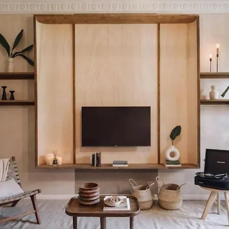 Ulindi - 2 Bedroom With Balcony In Eixample Esquerra ברצלונה